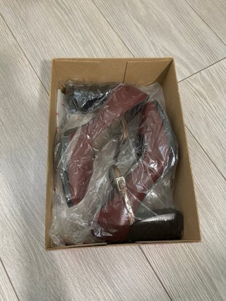 Merceditas de piel tacón burdeos