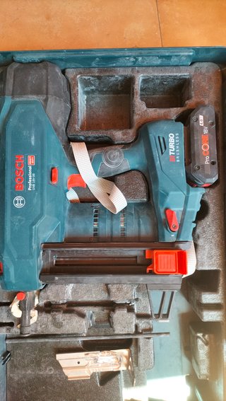 Pistola Clavos Hormigón Bosch 18V