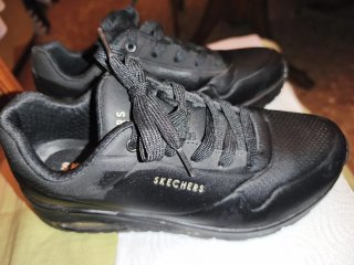Tenis Skechers Negros