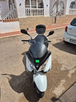 Suzuki Burgman 125cc Maxi Scooter