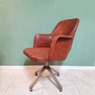Silla tipo Executive Giratoria Cuero Marrón