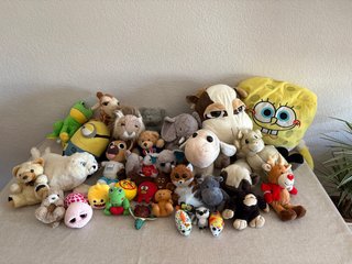 Lote peluches para niño pequeño