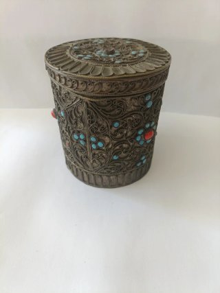 Joyero antiguo con incrustaciones turquesa
