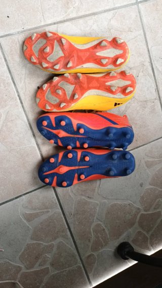 Zapatillas de fútbol naran?y amari?? 15€alaonedad