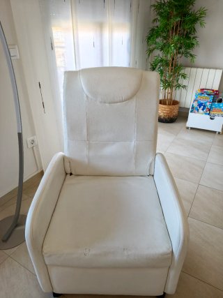 Butaca reclinable polipiel blanca
