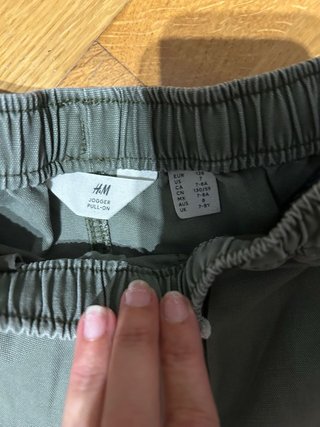 Pantalón cargo H&M verde Talla 7-8, 128cm