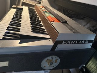 Órgano Farfisa VIP 233
