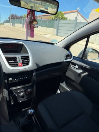 Peugeot 207 2010