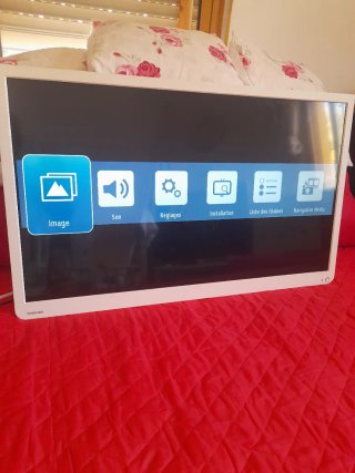 TV Toshiba 32D3454DB con Mando, DVD, soporte pared