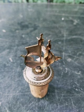 Tapón de vino antiguo
