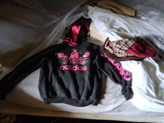 Sudadera Adidas Negra y Rosa con Capucha