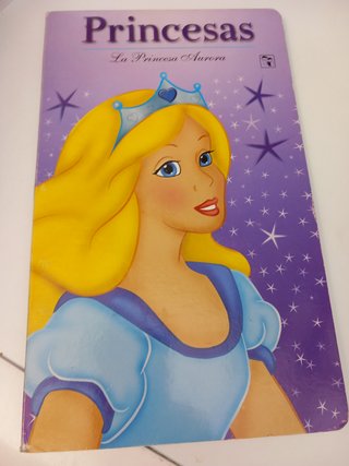 lote 4 libros PRINCESAS (ed Saldaña)