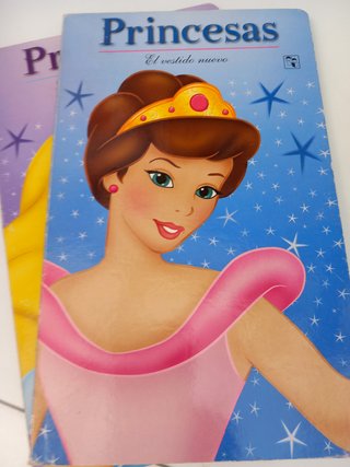 lote 4 libros PRINCESAS (ed Saldaña)