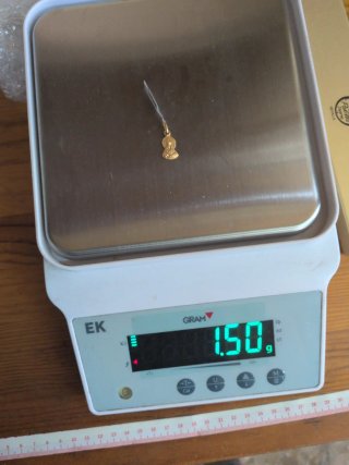 Mini silueta Esperanza Macarena Oro 18k