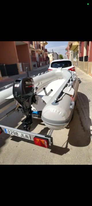 Zodiac semirrígida 3m + motor Suzuki + remolque