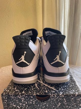 Jordan 4 Retro Military Black Talla 40