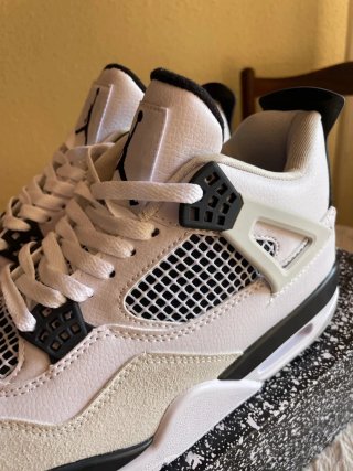 Jordan 4 Retro Military Black Talla 40