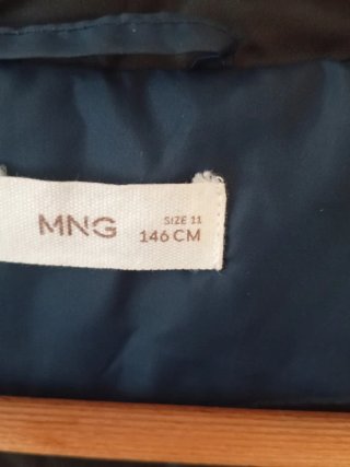 Chaqueta impermeable azul marino Mango Talla M