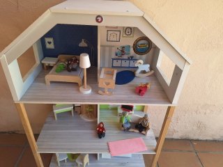 Casa de Muñecas de Madera
