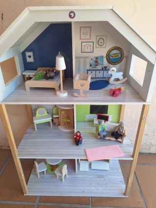 Casa de Muñecas de Madera