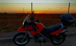 BMW F 650 GS Adventure Roja
