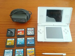 Nintendo DS Bianca + 9 Giochi + Caricatore