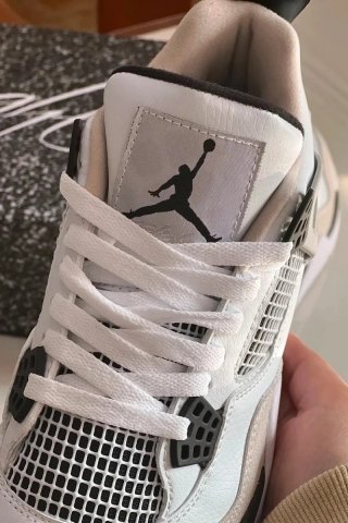 Jordan 4 Retro Military Black Talla 40.5