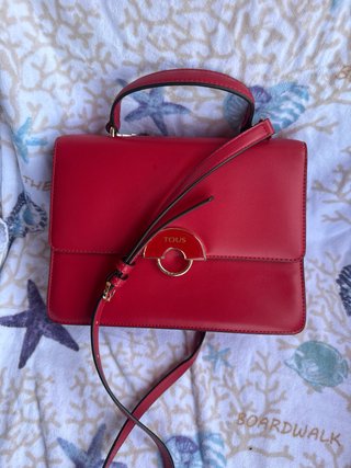 Bolso Tous Rojo y Dorado City Hold