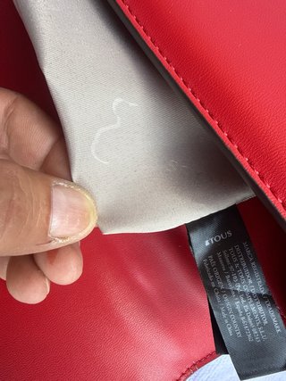 Bolso Tous Rojo y Dorado City Hold