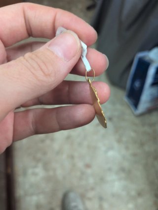 Silueta Esperanza Macarena Oro 18k con nombre