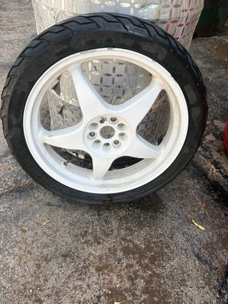 Rueda Aprilia Blanca 17