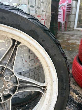 Rueda Aprilia Blanca 17