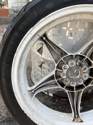 Rueda Aprilia Blanca 17