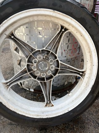 Rueda Aprilia Blanca 17
