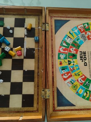 Juego de mesa antiguo Parchís Francés