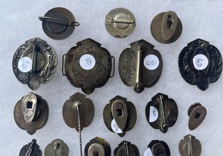 Lotto 24 distintivi Mutilati in Guerra 1915-18