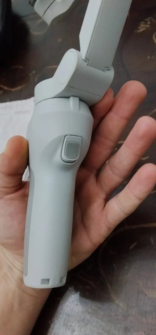 Stabilizzatore DJI Osmo Mobile SE