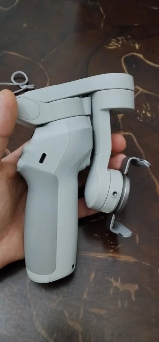 Stabilizzatore DJI Osmo Mobile SE