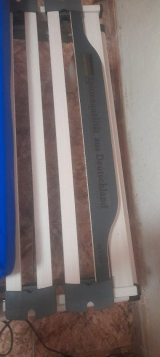Cama articulada con colchón sanitario