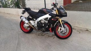 Aprilia Tuono V4 Negra/Roja