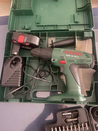 Taladro Bosch PSR 18 VE-2 con maletín y accesorios