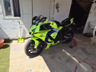 Yamaha R1 2023