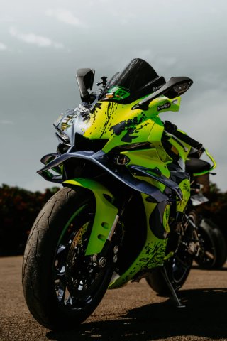 Yamaha R1 2023