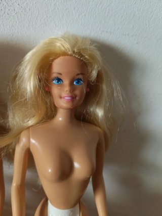 Consegna di Barbie. In condizioni accettabili.