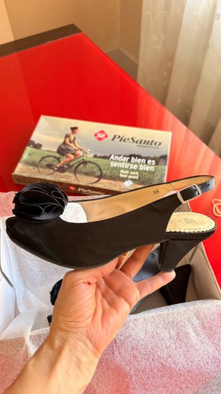 Zapatos de fiesta Pie Santo T38 raso negro.
