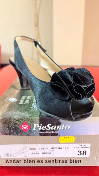 Zapatos de fiesta Pie Santo T38 raso negro.