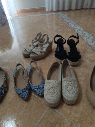 Sandalias Graceland Beige y Negras