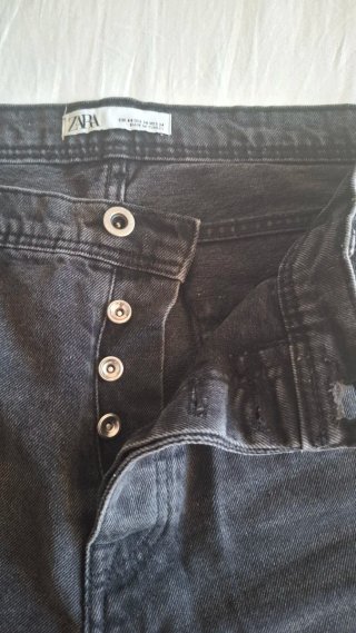 Pantaloni Zara neri strappati  Taglie eu 44