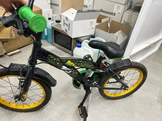 Bici infantil negra y verde