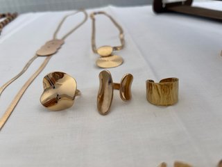 Anillos dorados ajustables Cada unidad 5€